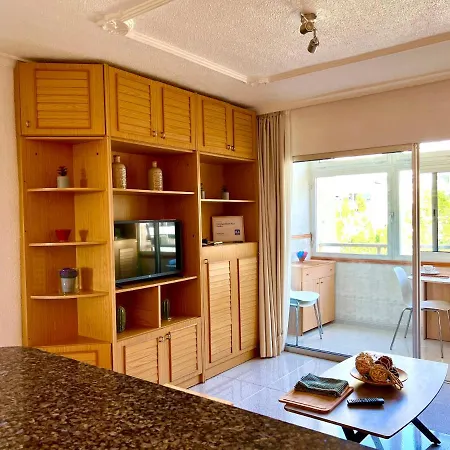 Апартаменти Cozy Near Yumbo