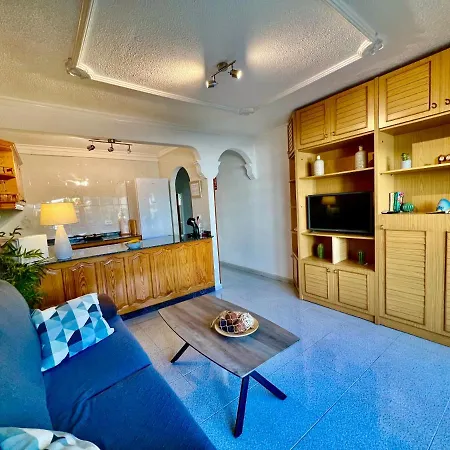 Апартаменти Cozy Near Yumbo *